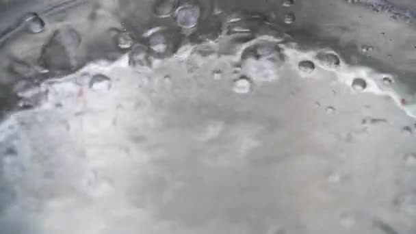 Acqua bollente in pentola grande — Video Stock