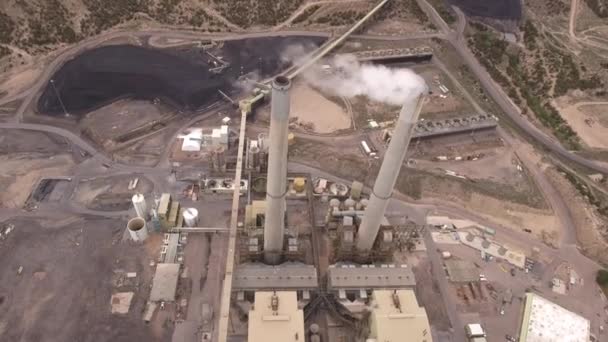 Large coal power plant — Stock Video