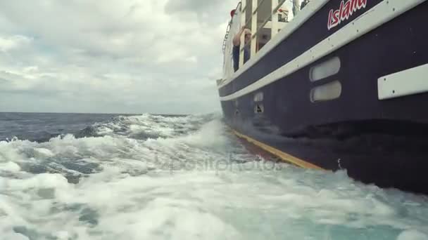 Large fishing boat cruising — Stock Video
