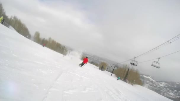 Skier skiing fast down the mountain hill — Stock Video