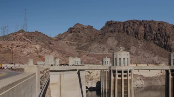 A barragem de Hover perto no deserto — Vídeo de Stock