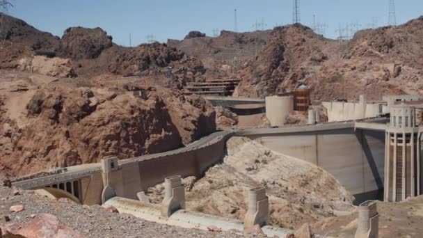 Turistas en la presa Hoover en Nevada — Vídeos de Stock