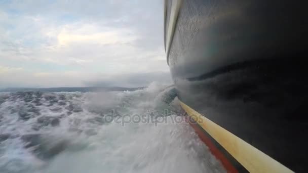 Beelden van grote vissersboot — Stockvideo