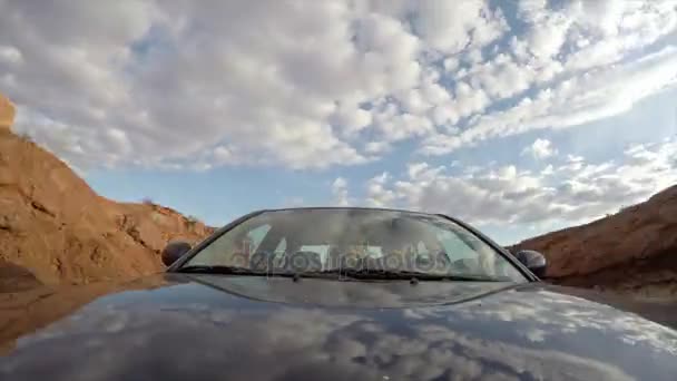 Carro dirigindo através do Parque Nacional — Vídeo de Stock