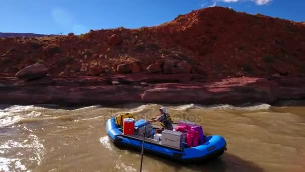 Рафтинг на реке Колорадо — стоковое видео
