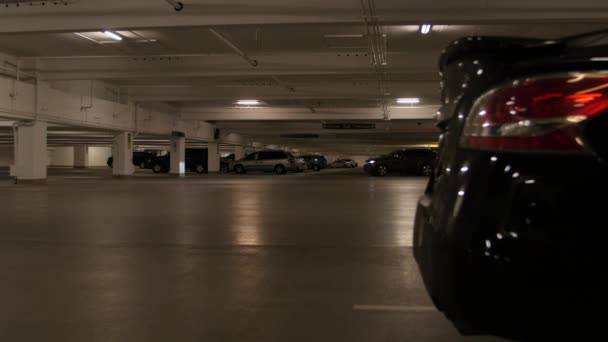Parcheggio sotterraneo garage — Video Stock