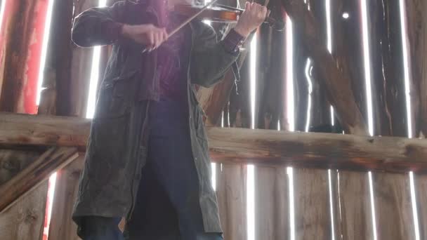 Cowboy playing fiddle — Stock Video