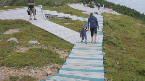 Famílias Editoriais Caminham Calçadões Trilha Horizonte Cape Breton — Vídeo de Stock