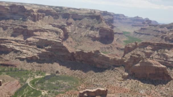 Enorma öken canyon i Utah med floden — Stockvideo