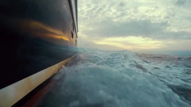 Кадри великого рибальського човна — стокове відео