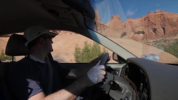 Autó áthajtás Nemzeti Park — Stock videók
