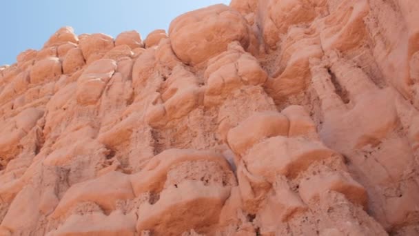 Rock cliff in Goblin Valley State Park — Stock Video