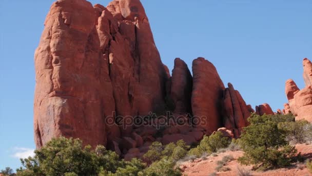 Formaciones de rocas en el Parque Nacional Arches — Vídeos de Stock