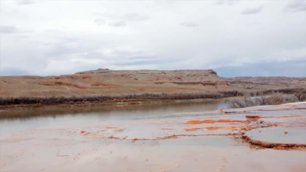 Crystal Geyser bij Green River — Stockvideo