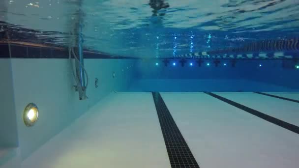 Timelapse di nuoto uomo — Video Stock