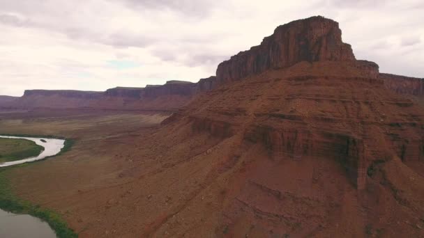 Buttes och floden nära Moab Utah — Stockvideo