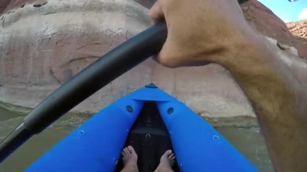 Una Persona Kayak Sul Fiume Colorado Vicino Moab Utah — Video Stock