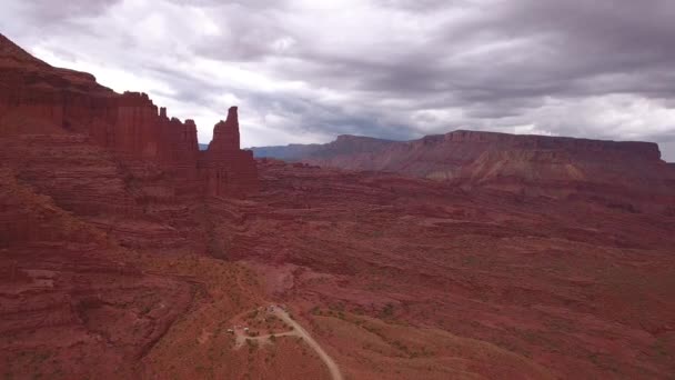 Prise Vue Aérienne Buttes Orageuses Dans Désert Près Moab — Video