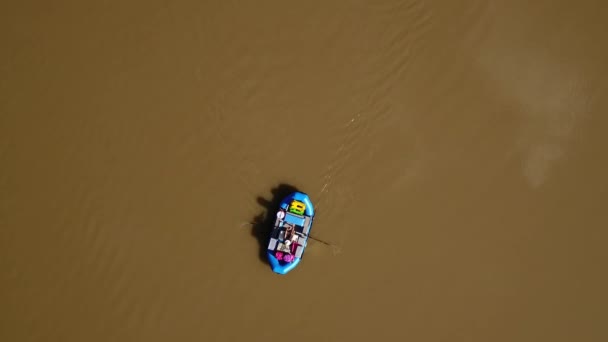 Aérea Macho Flotando Por Río Colorado Desierto Seco Utah — Vídeos de Stock