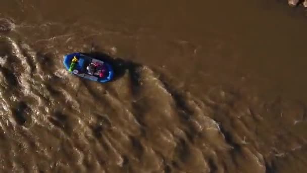 Foto Aerea Una Barca Sul Tranquillo Fiume Deserto Nello Utah — Video Stock