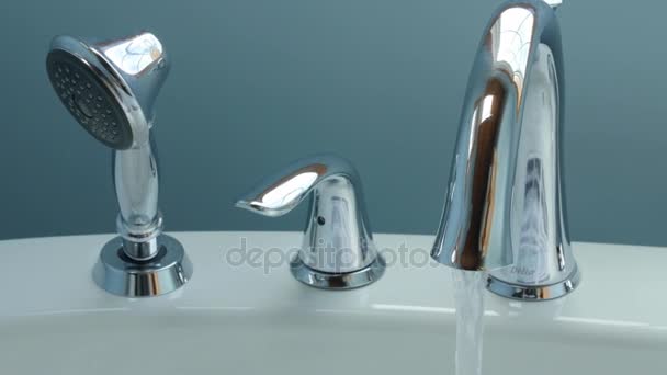 Dolly Shot Water Running Bathtub Faucet — Stock Video