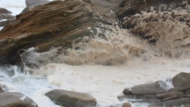 Foam Rocky Ocean Shoreline Rough Water Storm — Stock Video