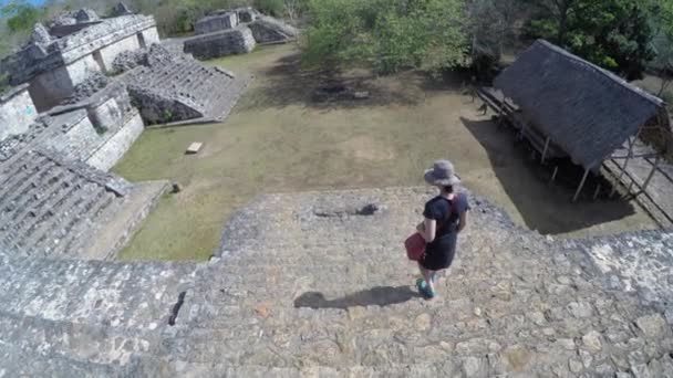 Gimbal Shot Woman Walking Mayan Ruins Balam — Stock Video