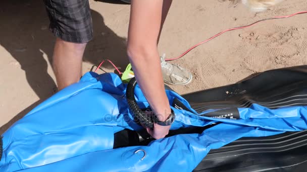 人抽河皮划艇跑科罗拉多州河 — 图库视频影像