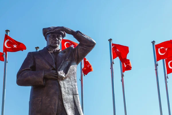 MARMARIS, TURQUIE - 19 SEPTEMBRE 2017 : Un sommet de Mustafa Kemal Ata — Photo