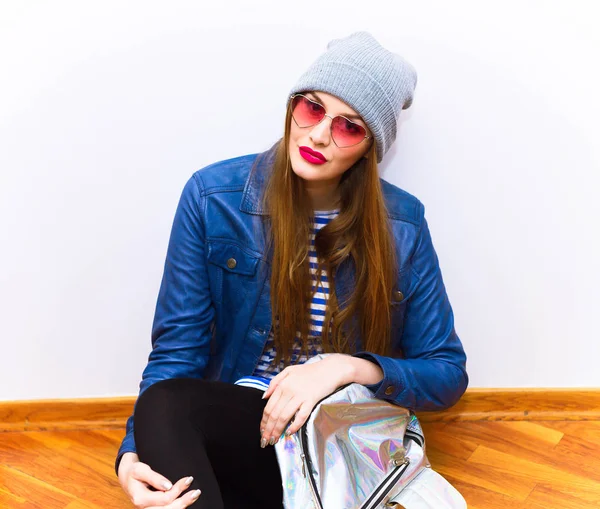 Bela jovem sexy hipster menina — Fotografia de Stock