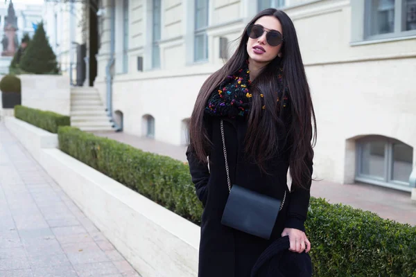 Retrato Aire Libre Una Joven Hermosa Mujer Moda Con Pelo — Foto de Stock