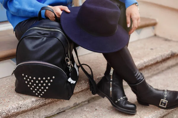 Primavera Otoño Outfit Detalles Moda Mujer Elegante Joven Con Suéter — Foto de Stock