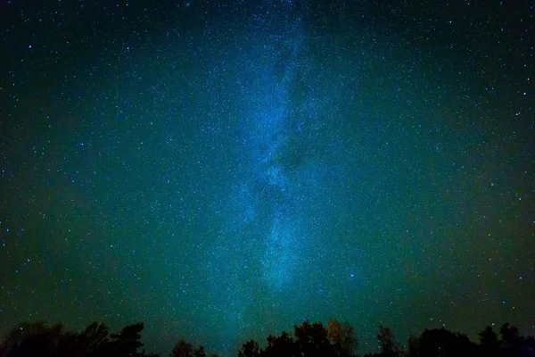 Éjszakai csillagos eget tájkép — Stock Fotó