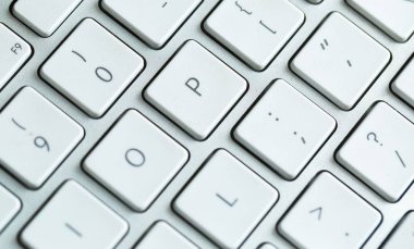 Beyaz Kablosuz alüminyum klavyesini kapat 