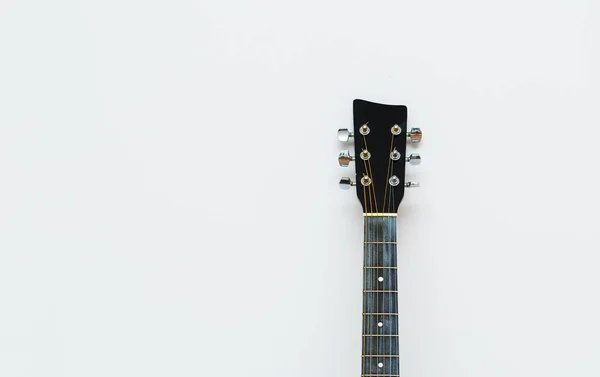 Детали акустической гитары — стоковое фото