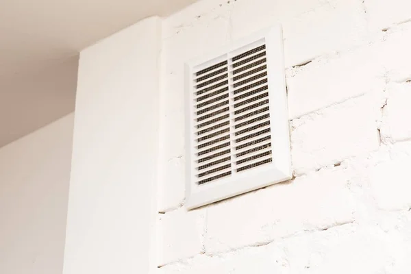 Close up of vent on the white wall — Stock Photo, Image