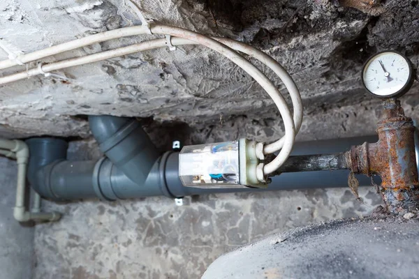 Controlador electrónico del tanque de agua en casa — Foto de Stock