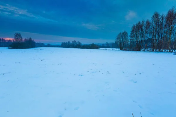 Paesaggio rurale invernale tipico polacco — Foto Stock
