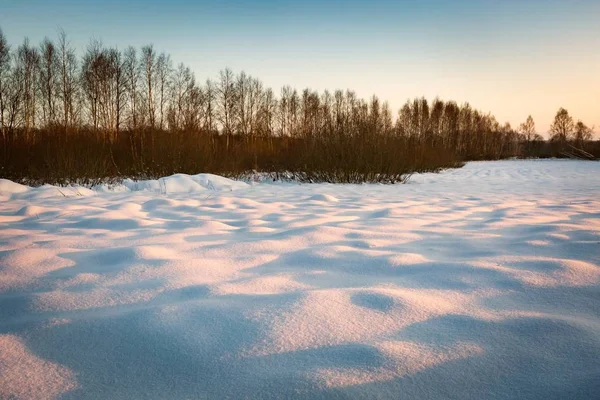 Zima Krajobraz w piękny słoneczny wieczór — Zdjęcie stockowe