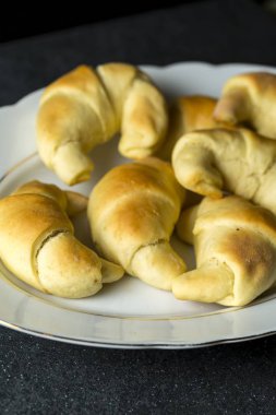 Taze pişmiş Maya kruvasan