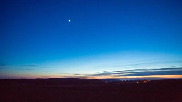 Cielo Nocturno Sobre Pueblo Cerca Los Campos Paisaje Rural — Foto de Stock