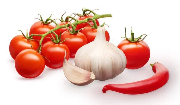 Pomodori rossi ciliegia, aglio con spicchio, peperoncino verdure — Foto Stock