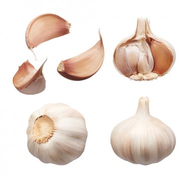 Bütün taze sarımsak ve beyaz izole karanfil koleksiyonu 