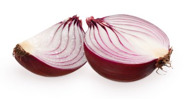 Yarım ve dilim taze soyulmamış kırmızı soğan 