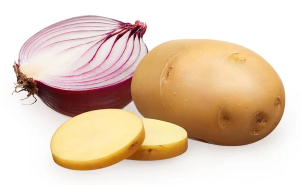 Patata con dos trozos picados y la mitad de cebolla roja —  Fotos de Stock