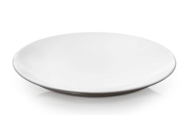 Beyaz arka plan üzerinde izole boş, temiz beyaz porselen tabak