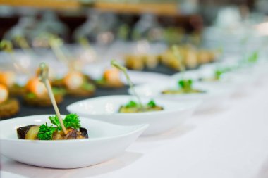 Patlıcan yemek peynir ile haddelenmiş