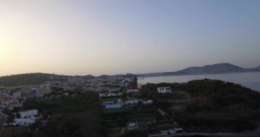 Gök olayları görüntülemek güzel turkuaz deniz ve yat adada