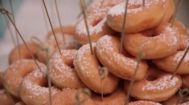 Halka şeklinde bir hediye yakın çekim üstten görünüm olarak