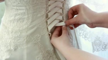 Gelin Giydir yardımcı olur dantel
